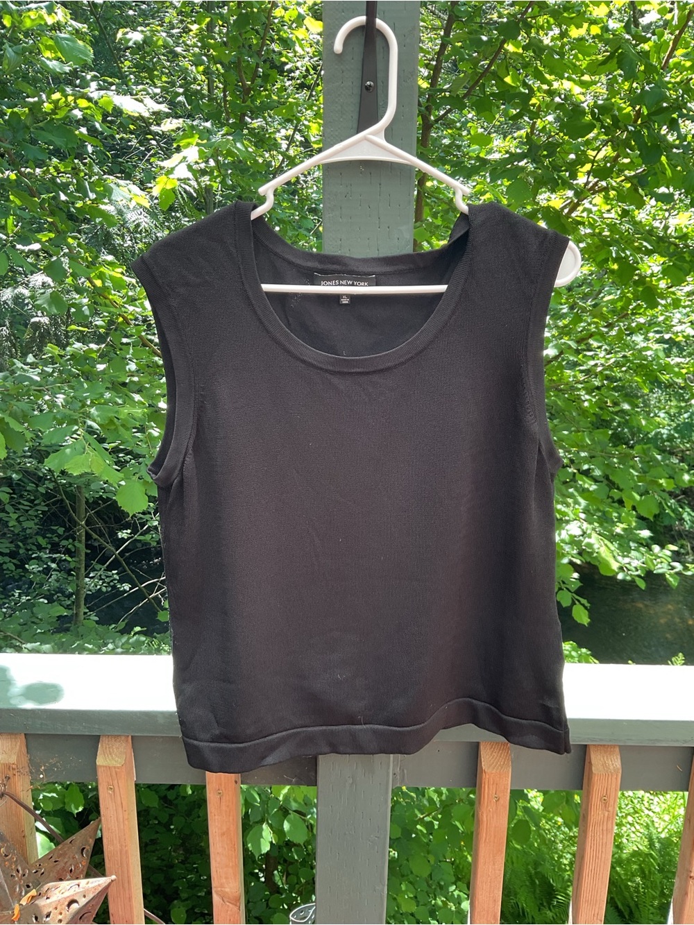 Jones NY Black Sleeveless Scoop Neck Tank